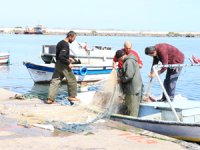 Karadeniz'de balıkçılar ağlarını topladı