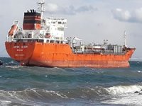 Yalova'da 'Aster Alvar' isimli tanker karaya oturma tehlikesi geçirdi