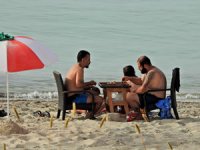 Çeşme'de kısıtlama öncesi deniz keyfi