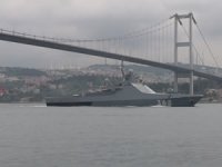 Rus savaş gemisi İstanbul Boğazı’ndan geçti