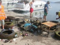 Erdek Limanı’nda deniz dibi temizliği yapıldı