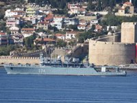 Romanya mayın gemisi, Çanakkale Boğazı'ndan geçti