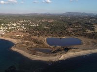 Çanakkale'de deniz göle dönüşünce granit sütunlar ortaya çıktı