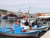 Seferihisar'da tsunami korkusu nedeniyle balıkçılar denize açılmıyor