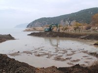 Eğirdir Gölü'nde dip çamuru temizliği yapıldı