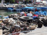 Kaş’ta denizin dibinden çıkanlar görenleri şaşırttı