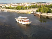 Beyşehir Gölü'nde su seviyesinin azalması yat işletmecilerini tedirgin ediyor