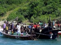 Arakanlı Müslümanlar’ı taşıyan tekne alabora oldu