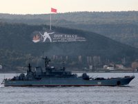 Rus savaş gemisi, Çanakkale Boğazı'ndan geçti