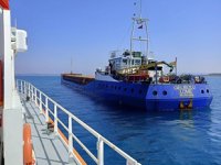 Çanakkale Boğazı'nda karaya oturan 'Gelibolu' isimli gemi, kurtarıldı