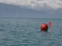 Eğirdir Gölü'nde kayalık bölgelere dubalı önlem alındı