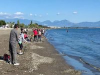 Antalya'da balık havuzunun patladığı söylentisi üzerine vatandaşlar sahile koştu