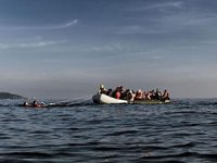 İtalya'nın Lampedusa Adası açıklarında göçmen teknesi battı: 4 kişi kayıp