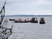 Viktorya Gölü'nde 2 teknenin batması sonucu 6 kişi kayboldu