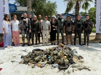 Bodrum'da dalgıçlar deniz dibinden 103 kilogram atık çıkardı