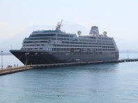 "Azamara Journey" Alanya Limanı'na demirledi