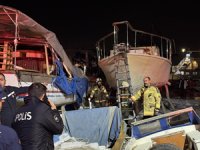 İzmir'de teknede yaşayan kişi, çıkan yangında öldü