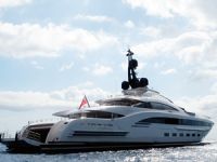 Yalla,  2015 Cannes Yachting Festival’de en iyi tasarım ödülünü kazandı