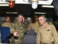 Orgeneral Hulusi Akar, Deniz Kuvvetleri Komutanlığı birliklerini denetledi