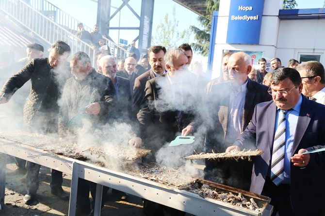 hopa-belediyesi-3uncu-hamsi-senligi-duzenledi_2.jpg