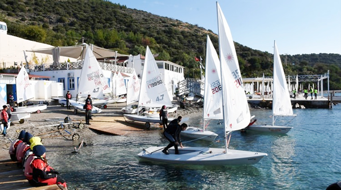 rus-ve-azerbaycanli-yelkenciler-bodrum-kis-trofesinde-yaristi_2.jpg