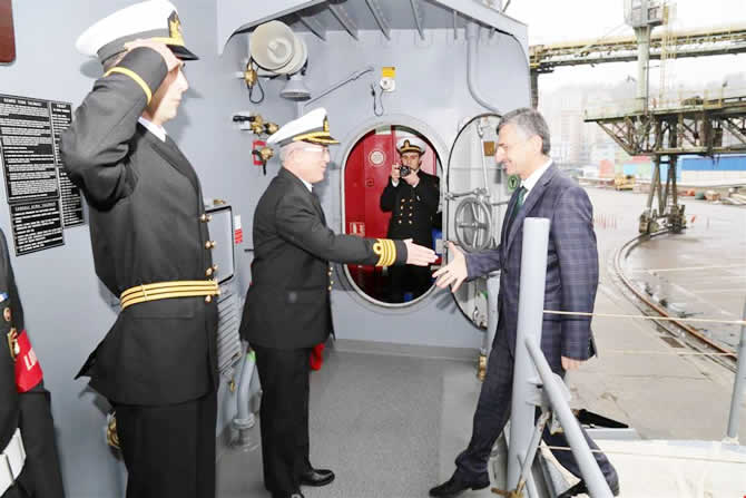 tcg-yildirim-personeli-erdogan-bektas’i-ziyaret-etti_1.jpg